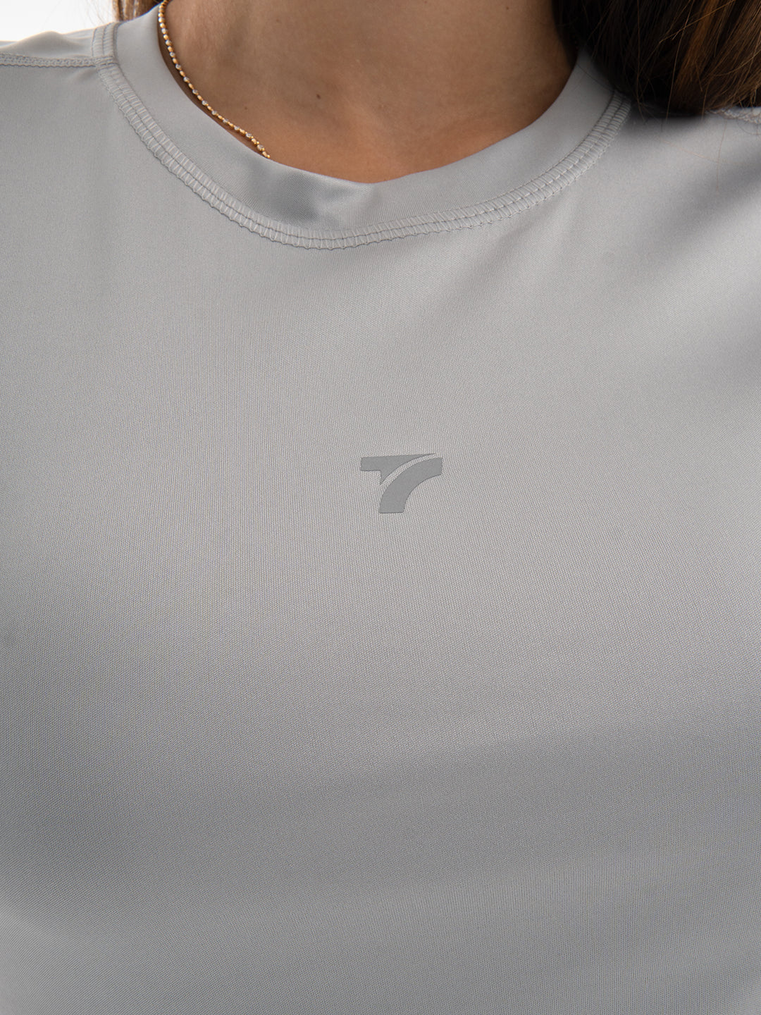 Camiseta Deportiva de Mujer Compresión Manga Corta – Gris Claro