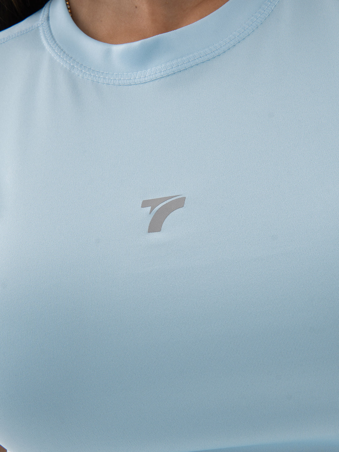 Camiseta Deportiva de Mujer Compresión Manga Corta – Azul Celeste